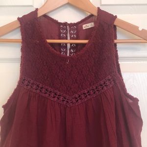 Hollister Top Wine color with lace pre-owned Sz XS
